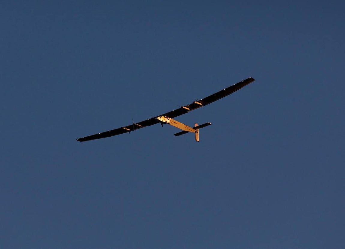 Las mejores imágenes de la llegada del avión Solar Impulse