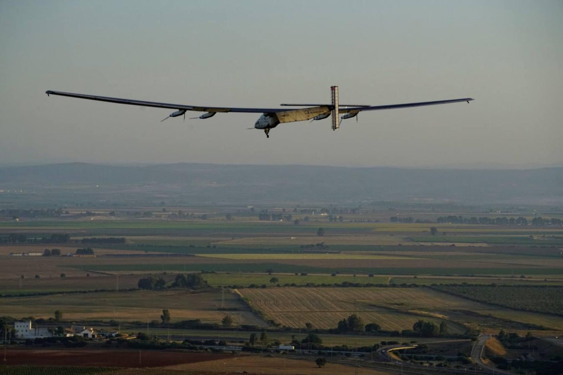 Las mejores imágenes de la llegada del avión Solar Impulse