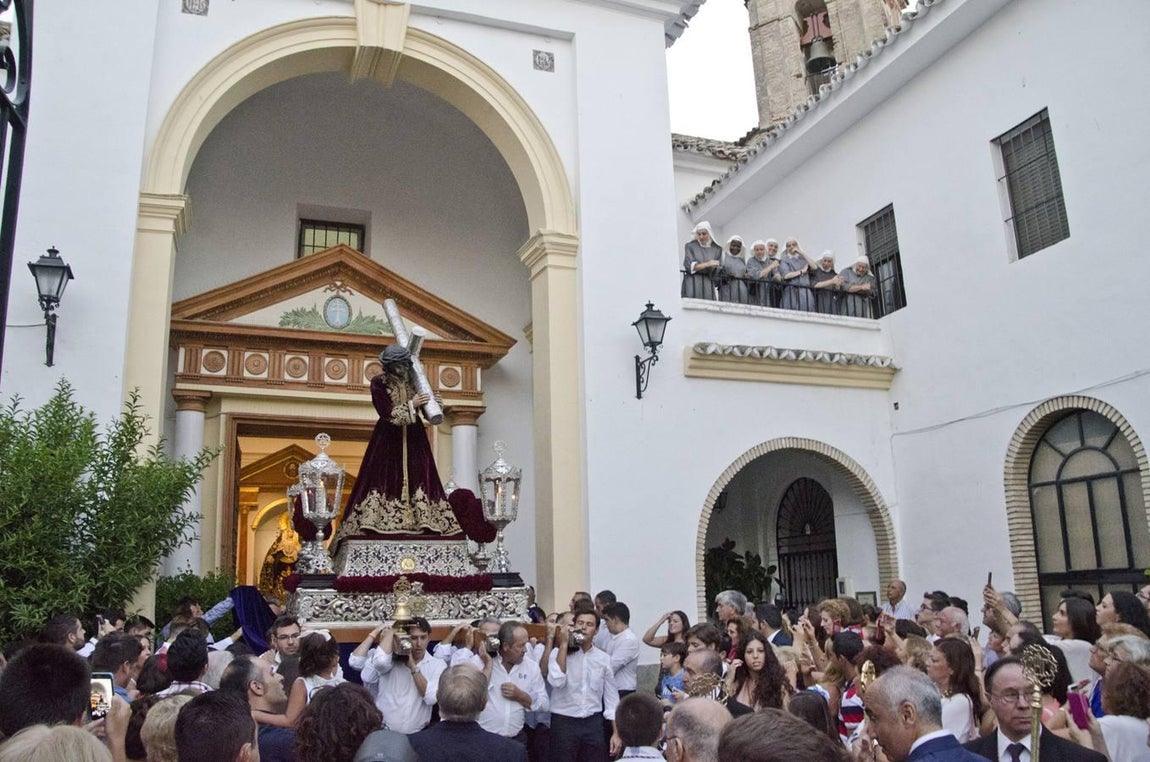 La Rambla vive una histórica jornada con la salida de Jesús Nazareno. Imágenes de la salida extraordinaria de Nuestro padre Jesús Nazareno de La Rambla con motivo del Año de la Misericordia