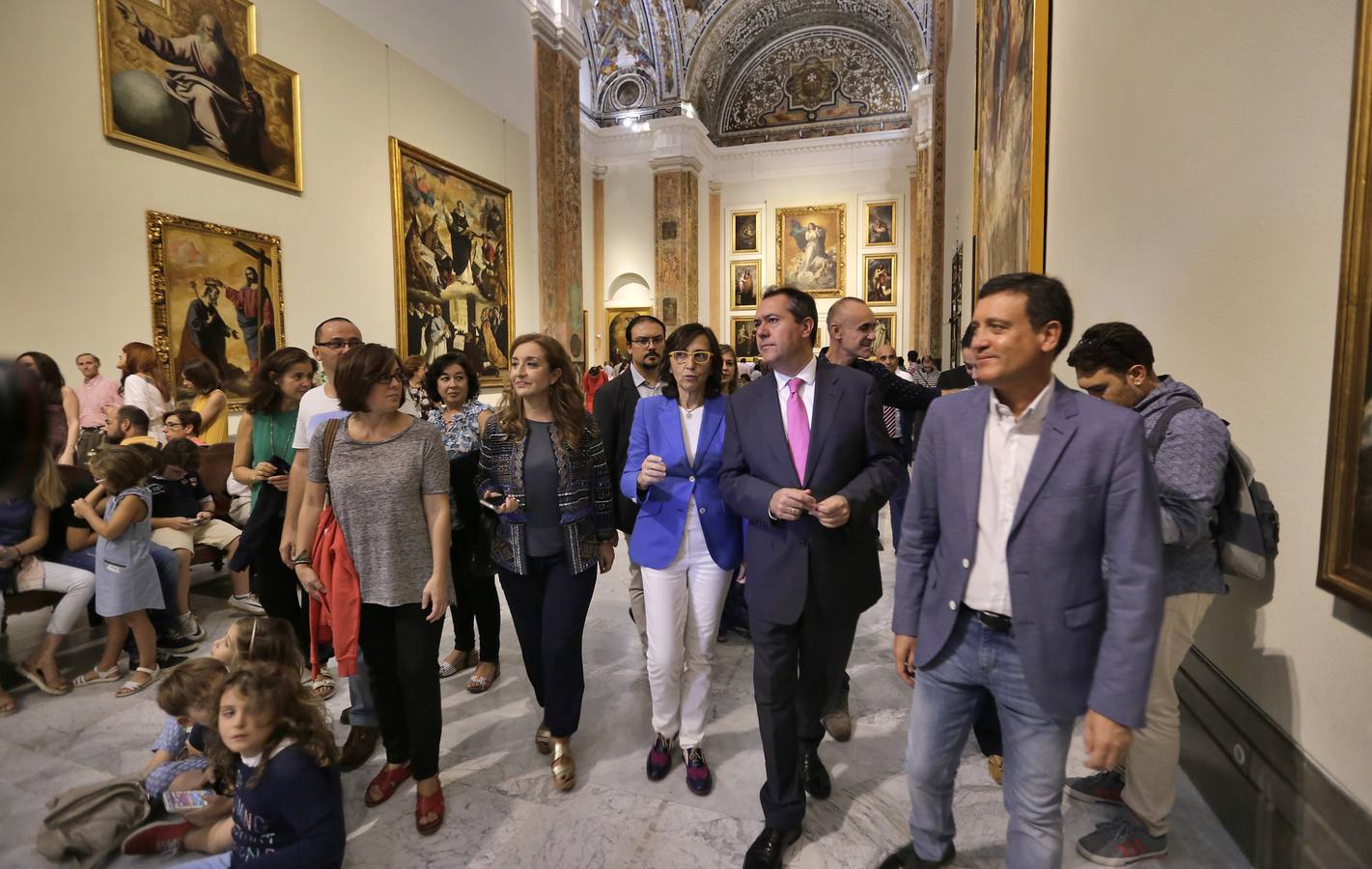 El alcalde de Sevilla, Juan Espadas,, visitó el Museo de Bellas Artes con la consejera de Cultura, Rosa Aguilar