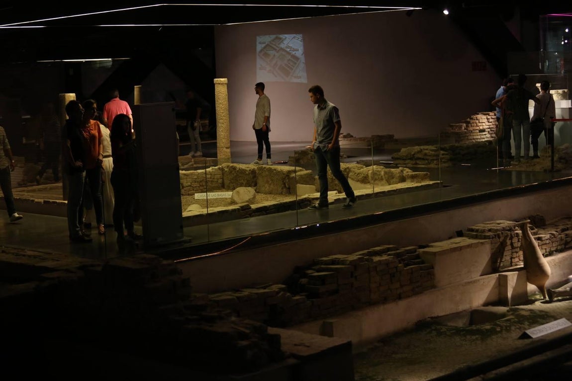 El Antiquarium recibió a muchas personas durante toda la noche