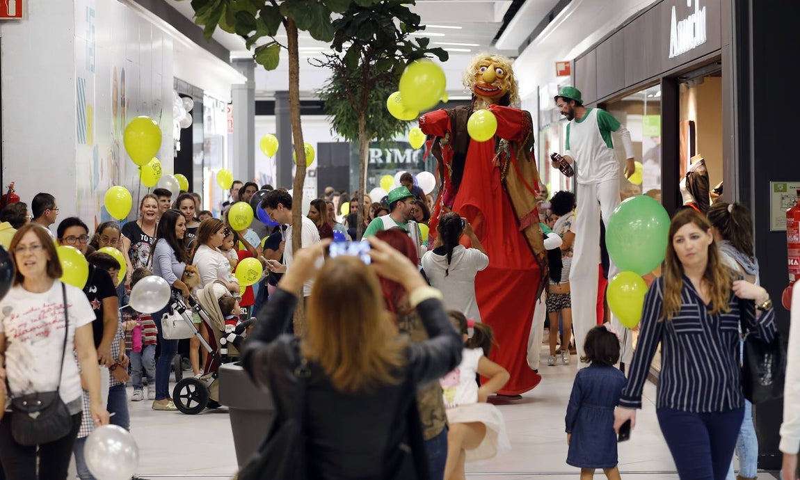 Exitosa primera «Shopping Night» de La Sierra, en imágenes