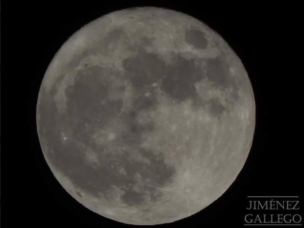 Las mejores fotos de la superluna por los lectores de ABC de Sevilla