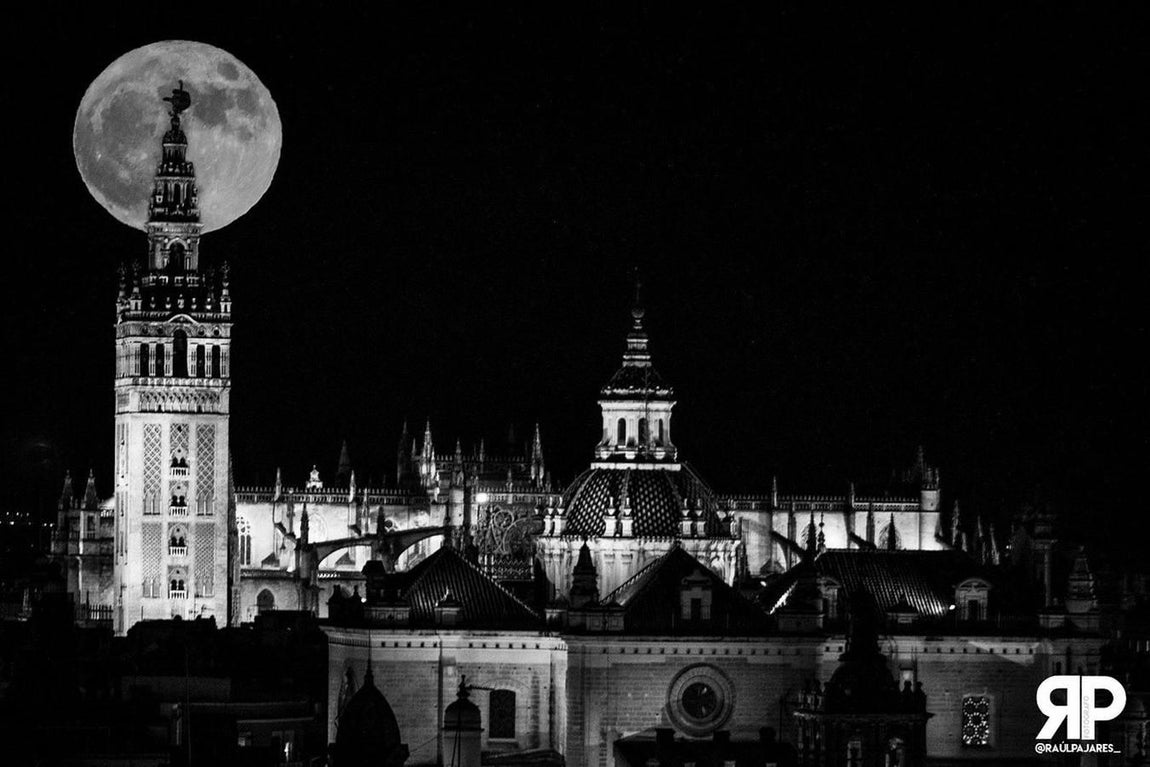 Las mejores fotos de la superluna por los lectores de ABC de Sevilla