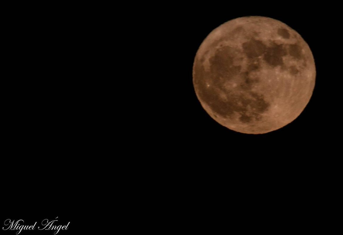 Las mejores fotos de la superluna por los lectores de ABC de Sevilla
