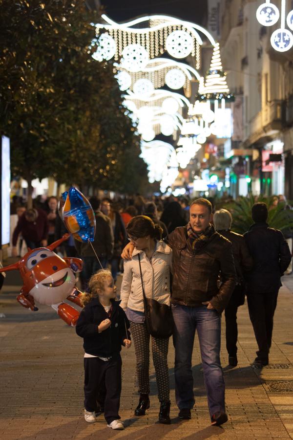 Un viernes de compras navideñas en Córdoba, en imágenes
