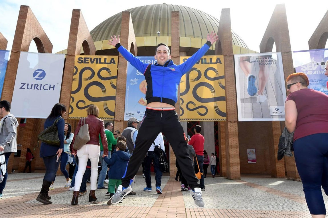 Gran afluencia de público en la Feria del corredor del Maratón de Sevilla