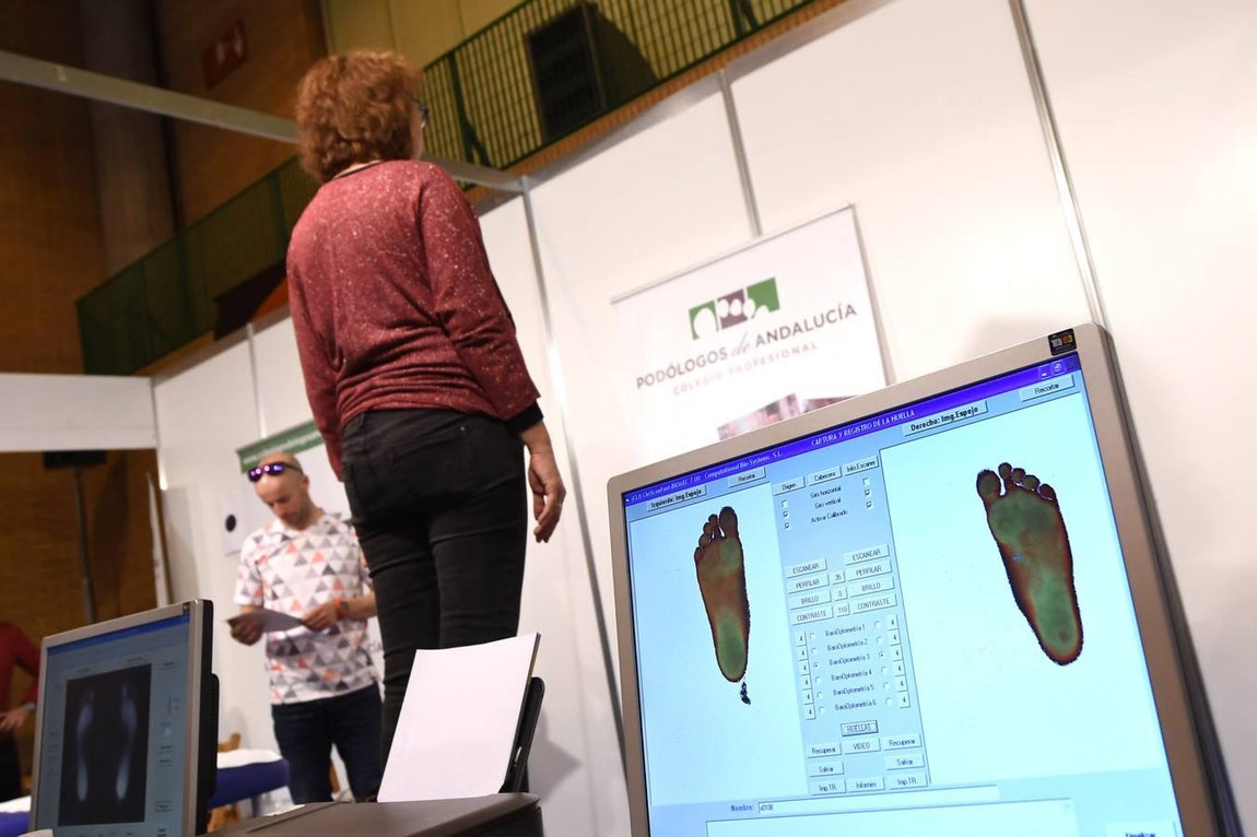 Gran afluencia de público en la Feria del corredor del Maratón de Sevilla