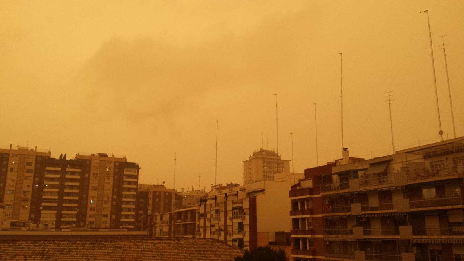 La lluvia de barro sobre Sevilla según los lectores de ABC