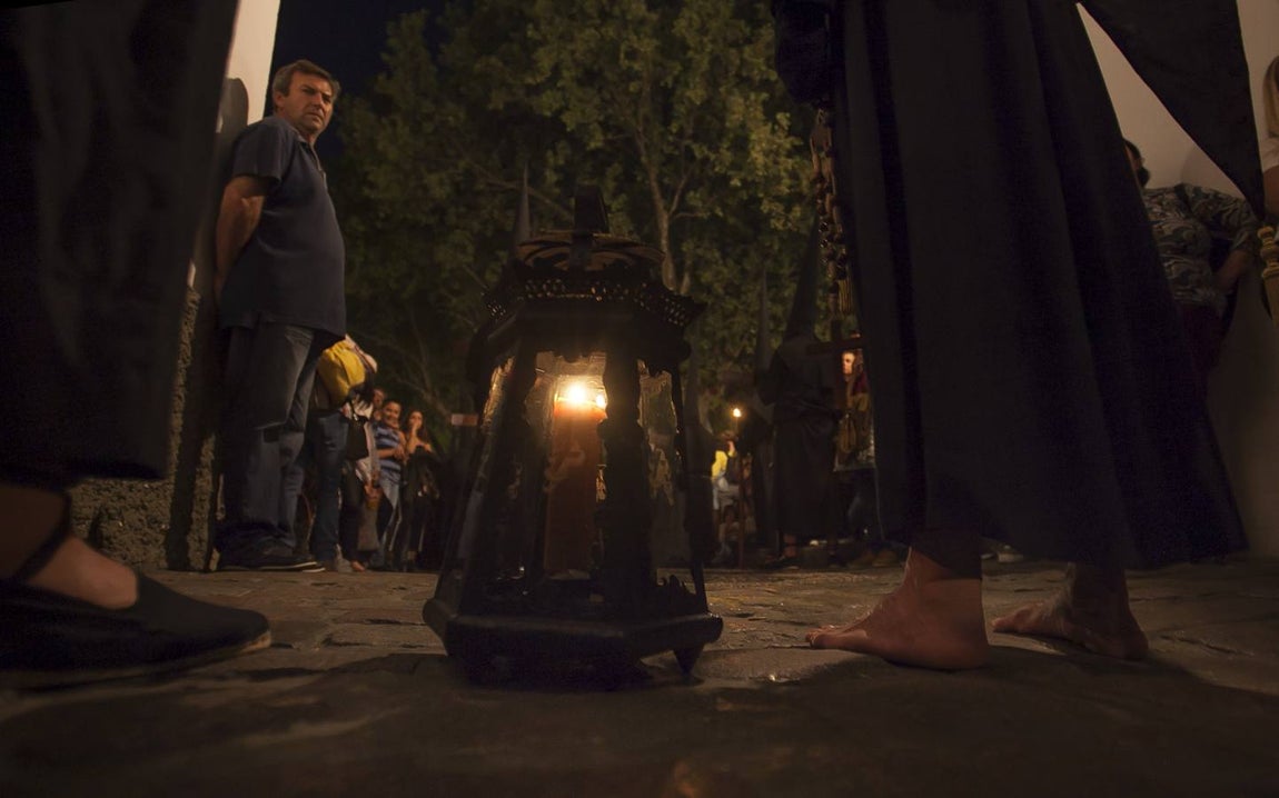 Las fotos de la hermandad del Via Crucis el Lunes Santo de la Semana Santa de Córdoba 2017