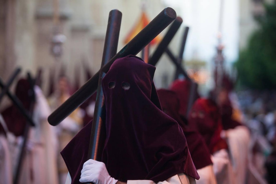 Las fotos de la hermandad de la Vera Cruz el Lunes Santo de la Semana Santa de Córdoba 2017