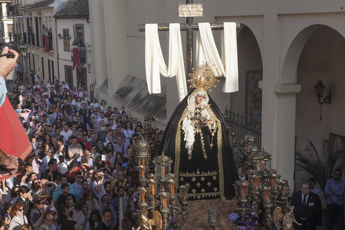 Las fotos de la Soledad del Viernes Santo de la Semana Santa de Córdoba 2017