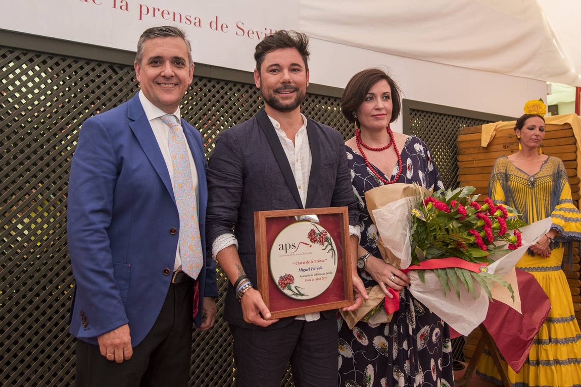 Entrega de los Premios «Los claveles de la Prensa» en la Caseta de la Asociación de la Prensa
