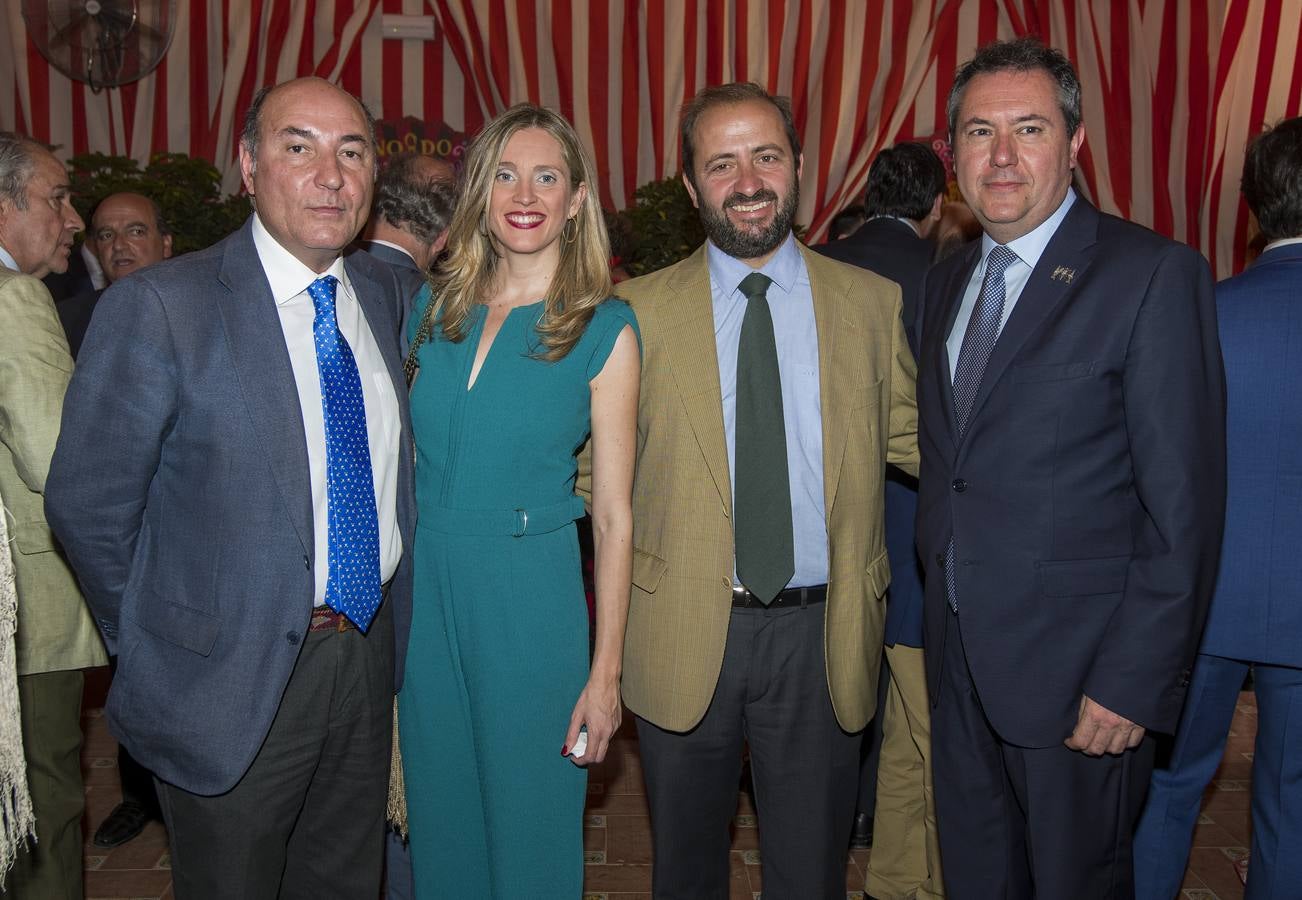 Recepción en la Caseta Municipal a los empresarios
