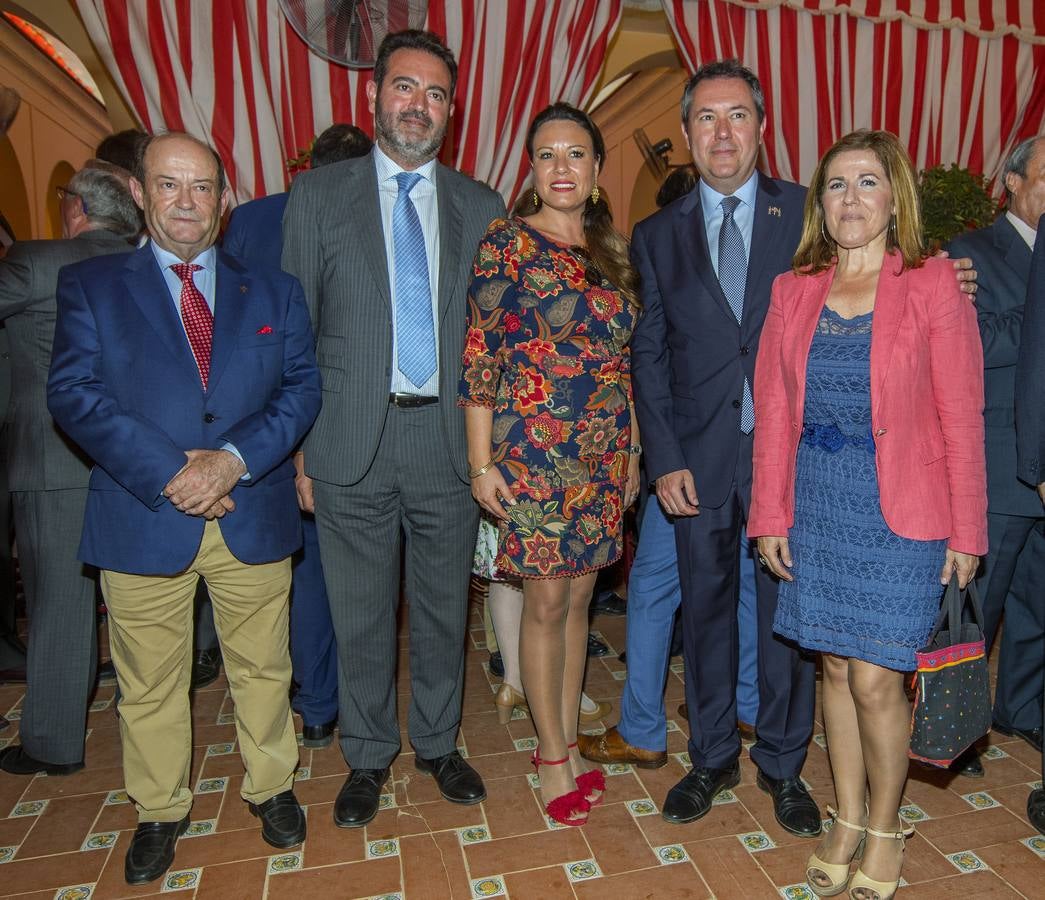 Recepción en la Caseta Municipal a los empresarios