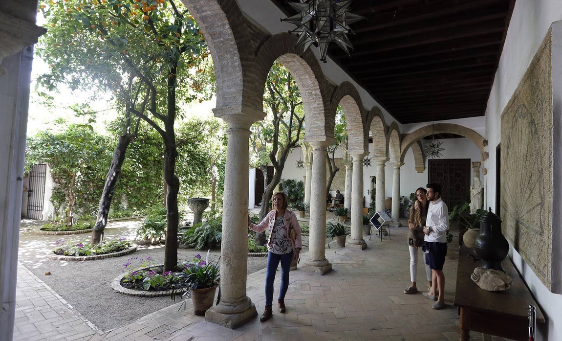 Los patios del Palacio de Viana de Córdoba, en imágenes