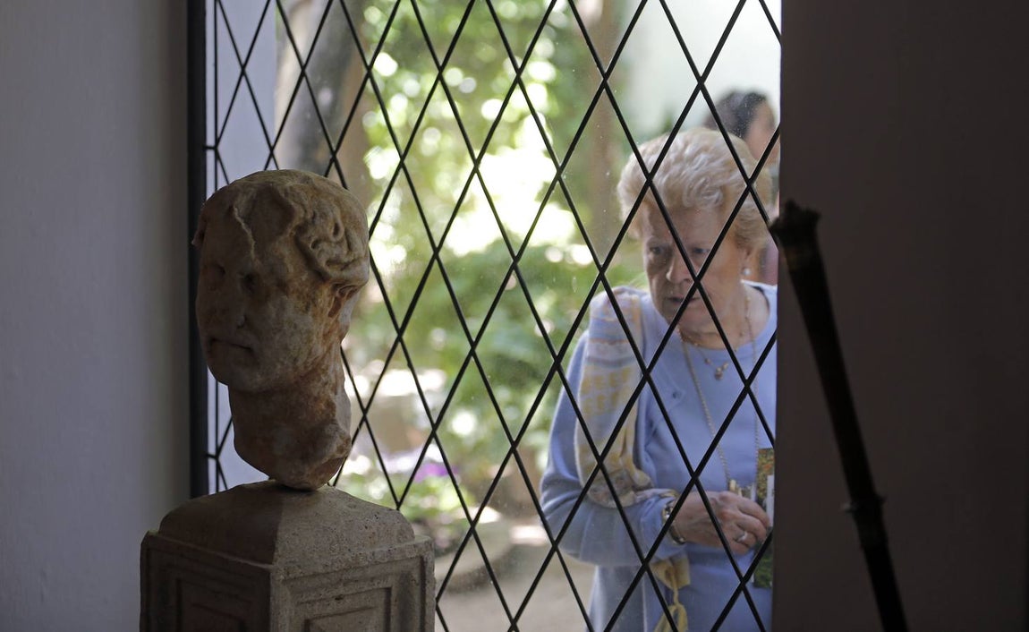 Los patios del Palacio de Viana de Córdoba, en imágenes