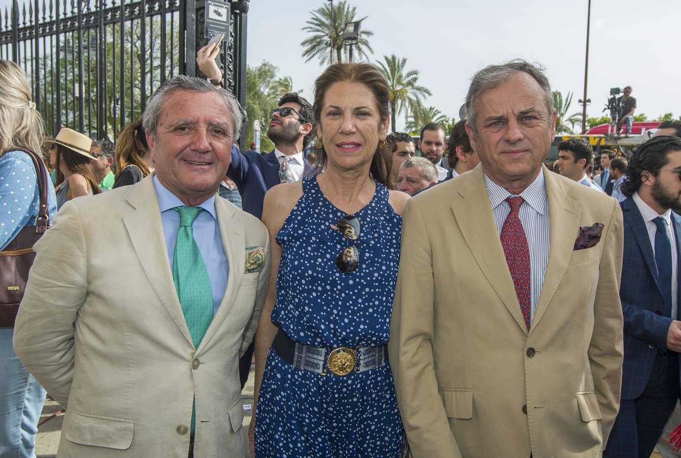 Los ganaderos José Murube, Aurora Algarra y Miguel González Palomino
