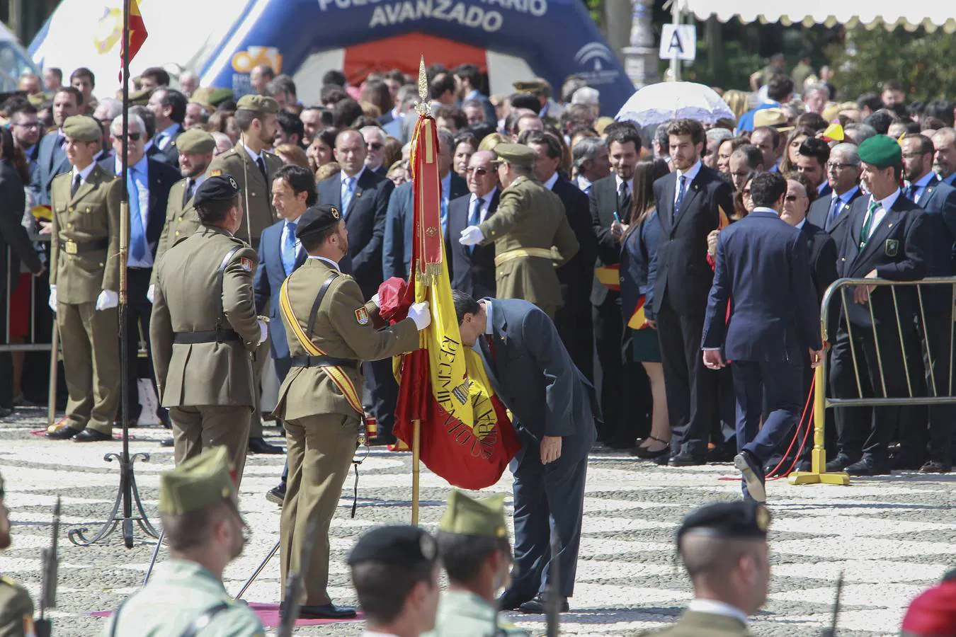 La jura de bandera en la Plaza de España, en imágenes