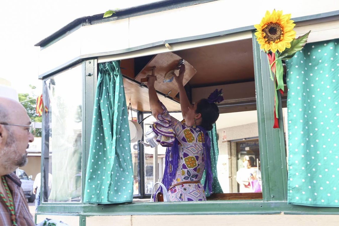 La salida de la hermandad del Rocío de Sevilla Sur, en imágenes