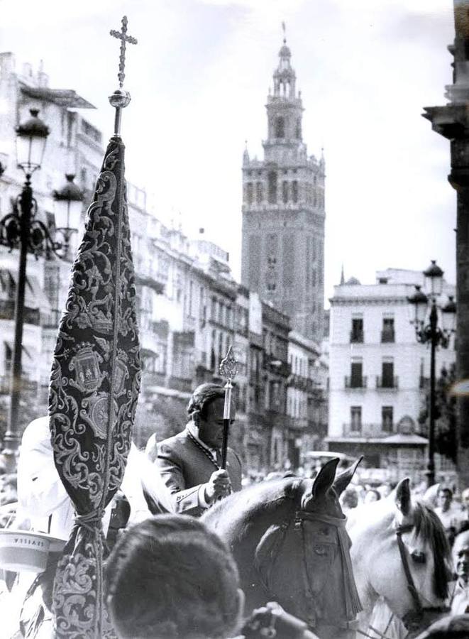 La hermandad de Sevilla, a su salida en 1986