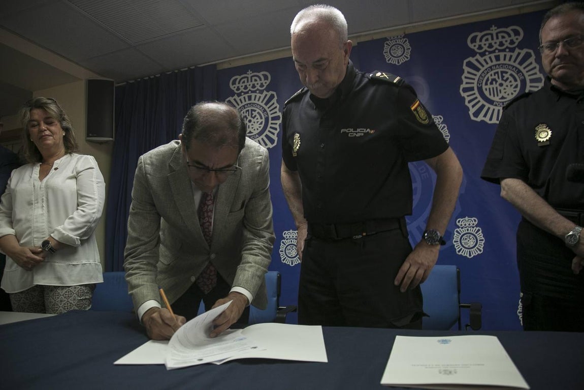 Las imágenes de la obra impresa en Sevilla en 1619 de «incalculable» valor