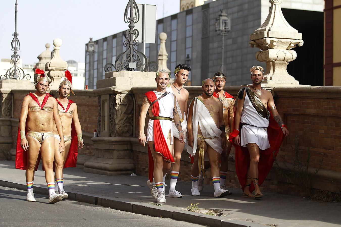Las mejores imágenes del «Orgullo gay» en Sevilla
