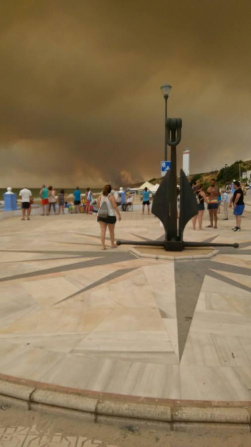 Las fotos del fuego desde Matalascañas