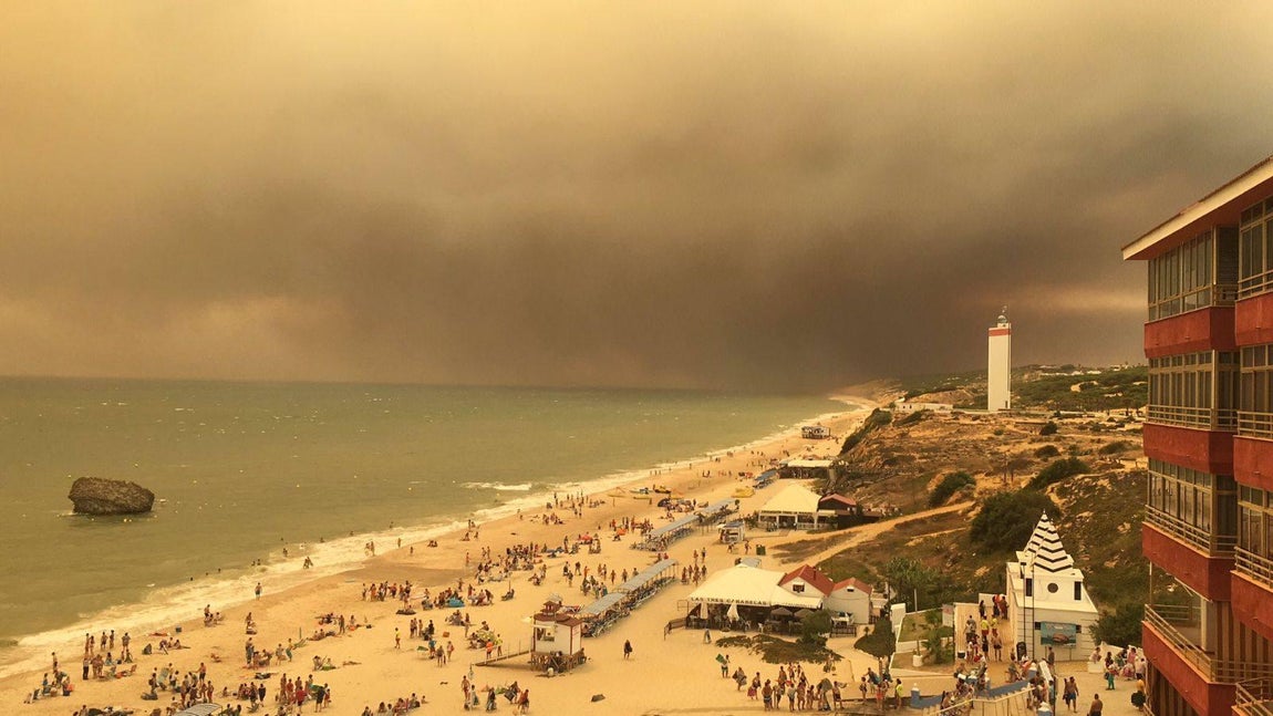 Las fotos del fuego desde Matalascañas