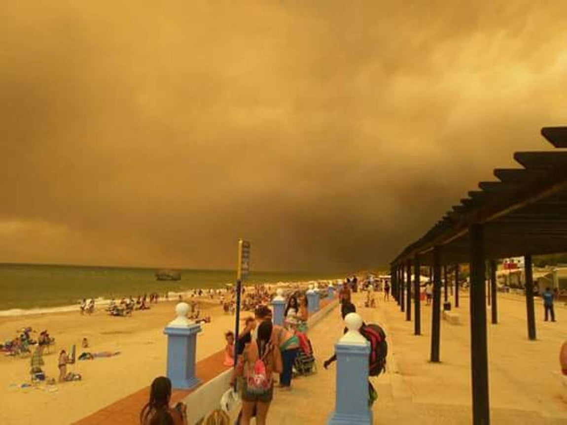 Las fotos del fuego desde Matalascañas