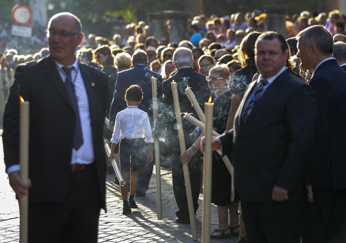 Calurosa bienvenida a la Virgen de los Reyes
