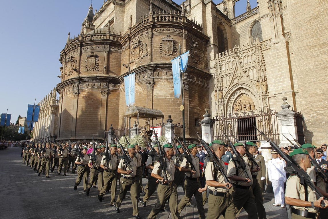 Calurosa bienvenida a la Virgen de los Reyes