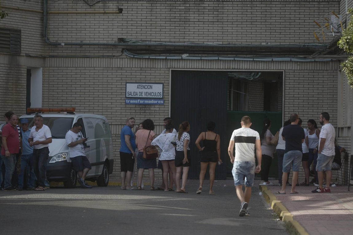 En imágenes: Muere aplastada por un ascensor en Valme