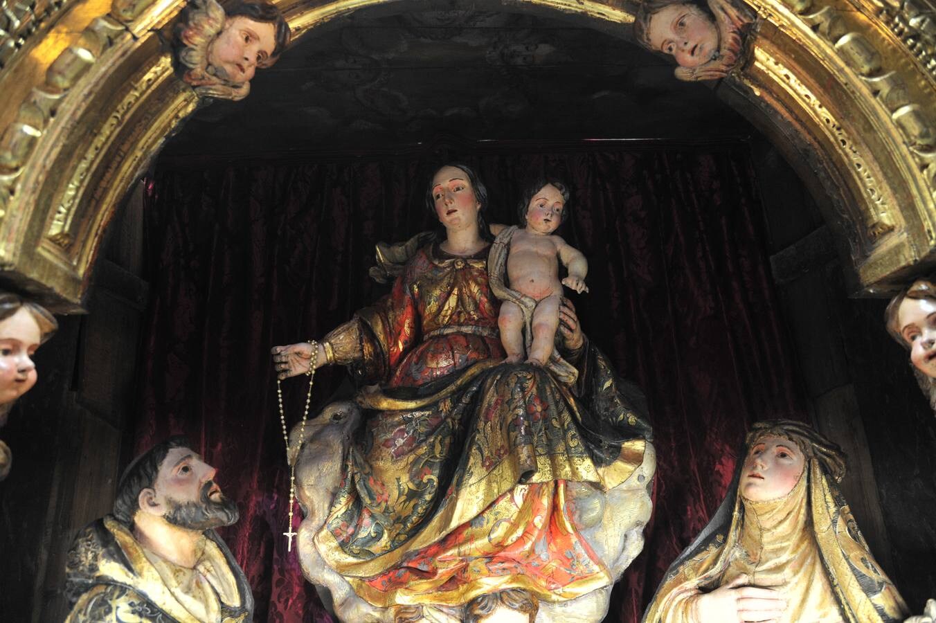 Galería de la restauración del retablo del Calvario