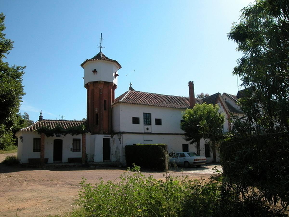 El empresario José Moya compra la finca del marqués de Aracena para su ganadería brava
