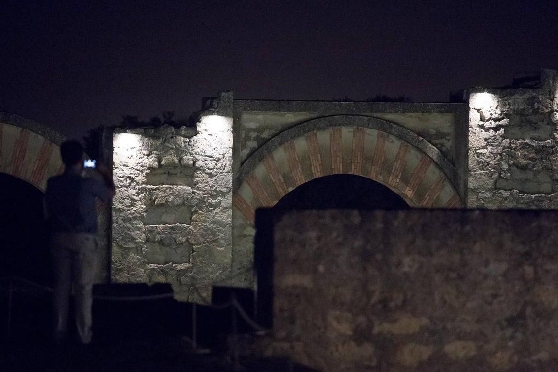 La nueva iluminación de Medina Azahara, en imágenes