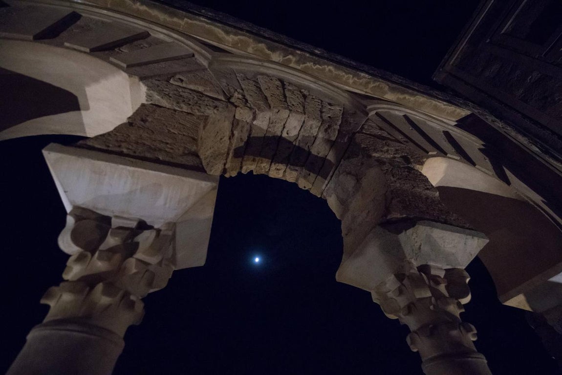 La nueva iluminación de Medina Azahara, en imágenes