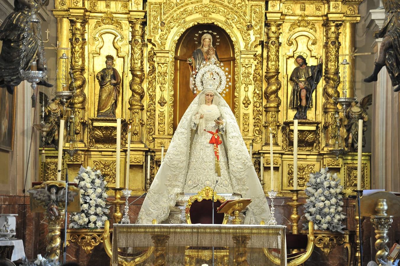 Galería del primer aniversario de la coronación de la Virgen de la Paz