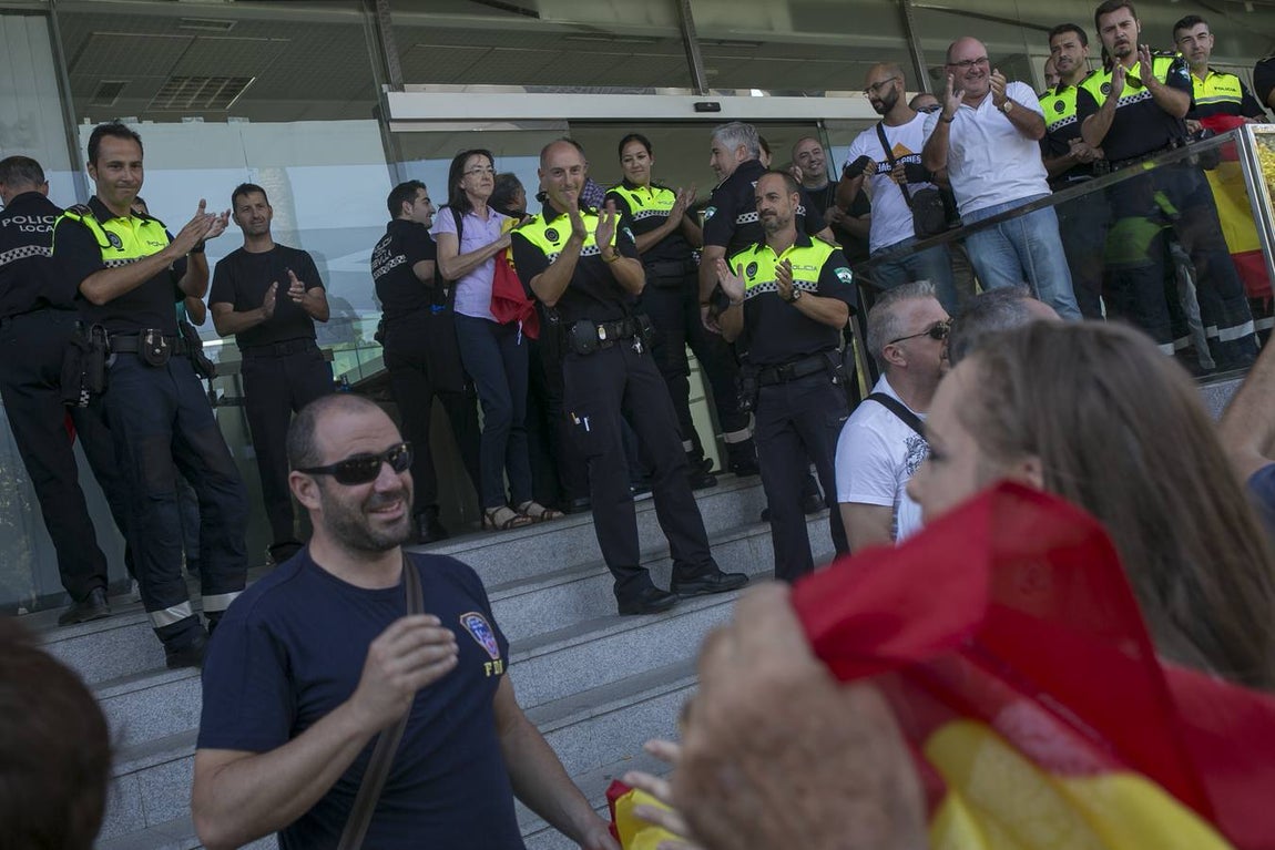 La Policía Local muestra su apoyo a las fuerzas de seguridad del Estado