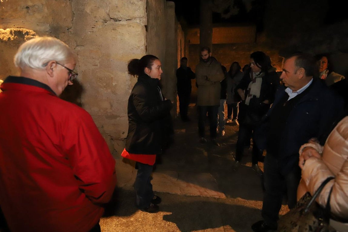 La primera visita nocturna a Medina Azahara, en imágenes