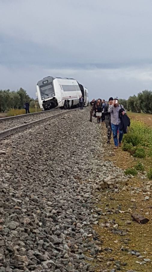 El accidente del tren Málaga-Sevilla en Arahal, en imágenes