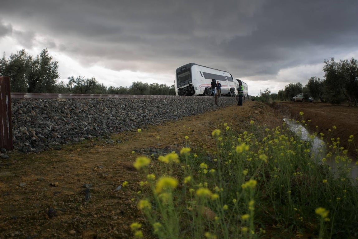 El accidente del tren Málaga-Sevilla en Arahal, en imágenes