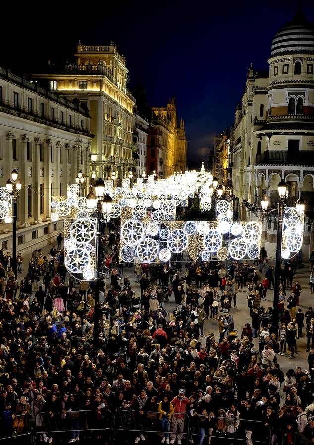 El alumbrado de la iluminación navideña de Sevilla, en imágenes