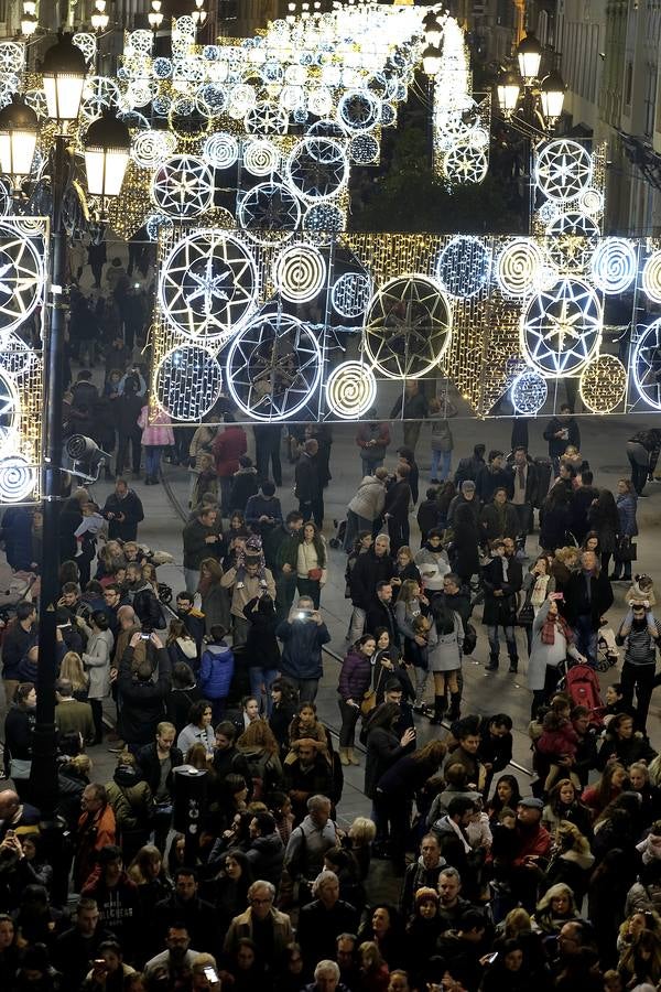 El alumbrado de la iluminación navideña de Sevilla, en imágenes