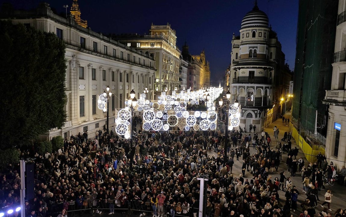 El alumbrado de la iluminación navideña de Sevilla, en imágenes