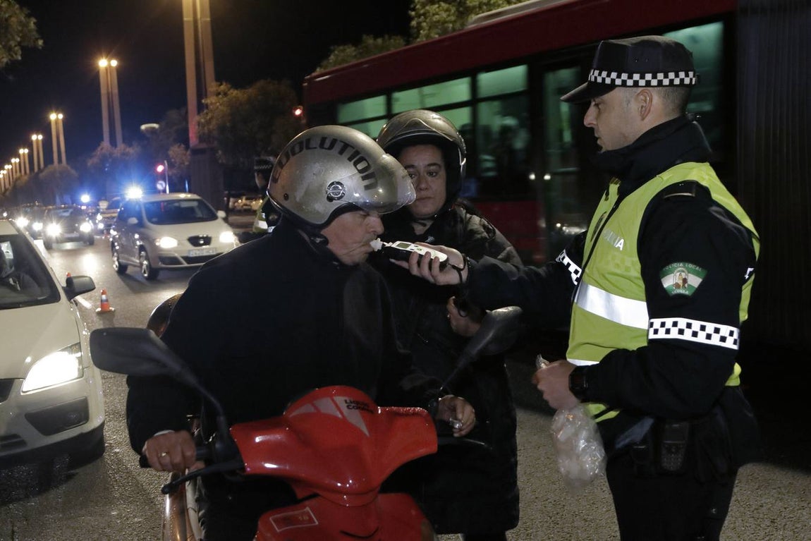 Noche de fuerte presencia policial y numerosos controles de alcoholemia