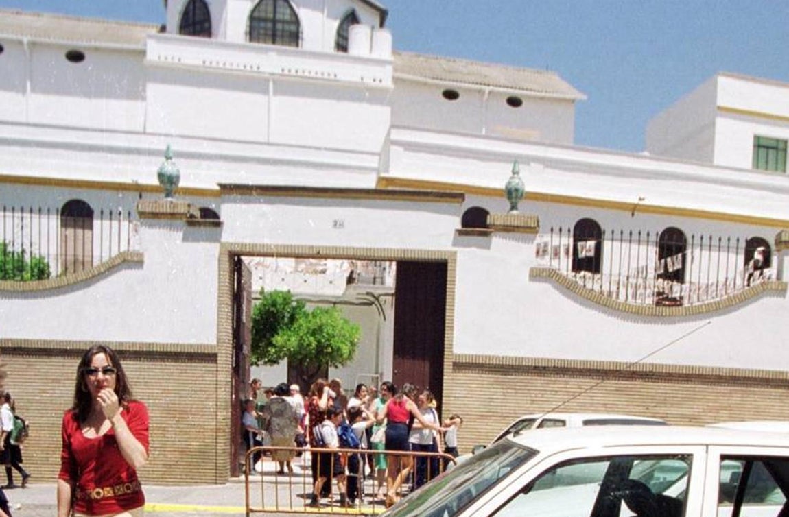 Colegio concertado Sagrado Corazón (y otros centros similares). 