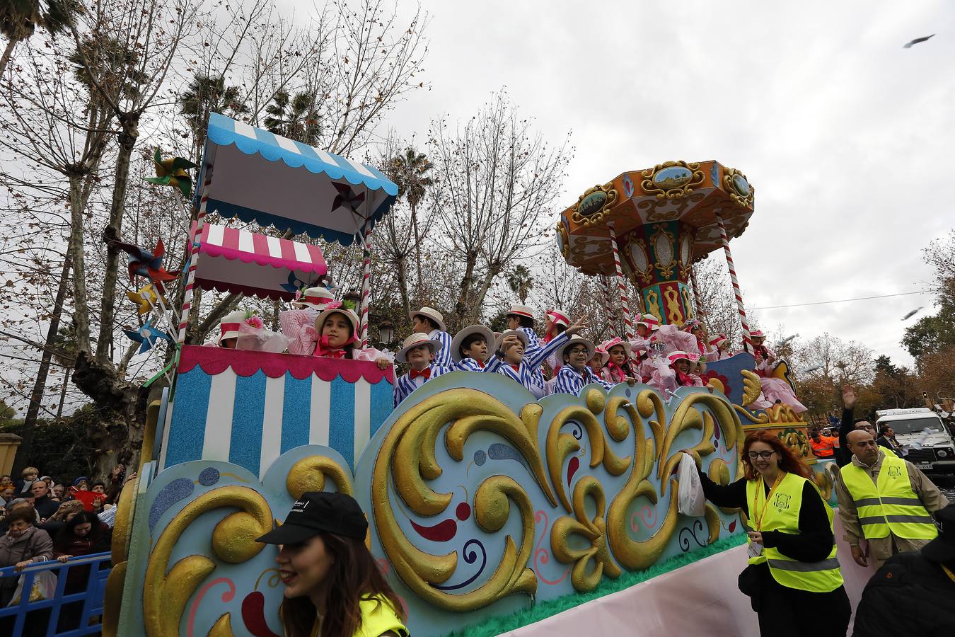 Fotogalería: Ilusión y caramelos en Sevilla