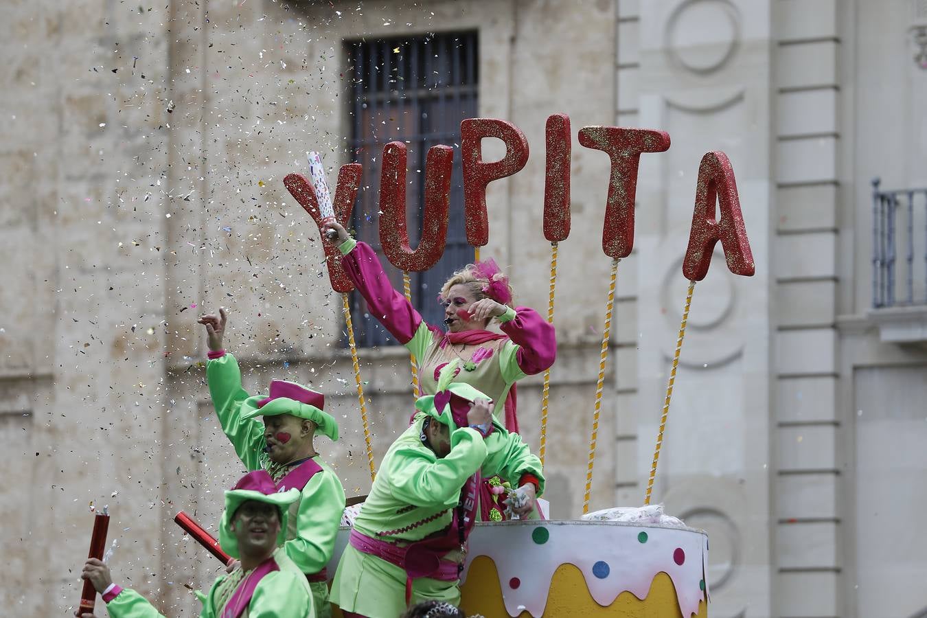 Fotogalería: Ilusión y caramelos en Sevilla