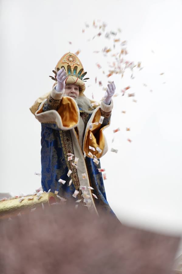 Fotogalería: Ilusión y caramelos en Sevilla